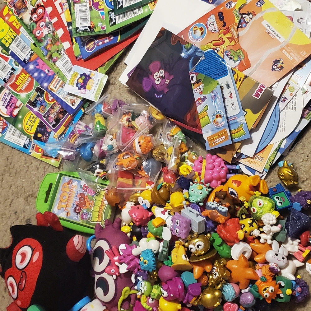 💚💙Lot of Moshi Monsters💚💙